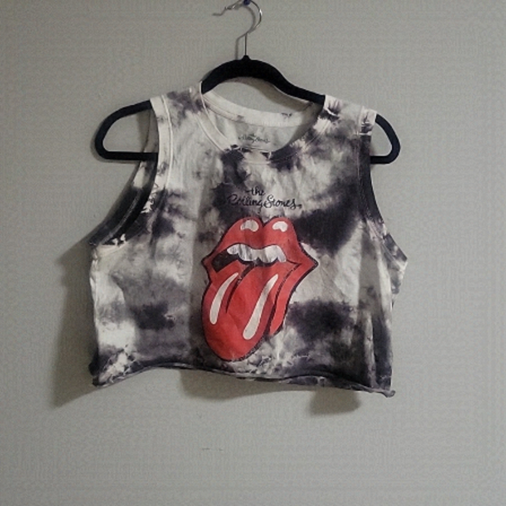 Women's crop top. Rolling stones size M